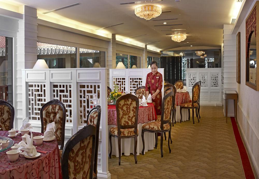 Hotel Royale Chulan Kuala Lumpur Exterior foto A restaurant in a hotel
