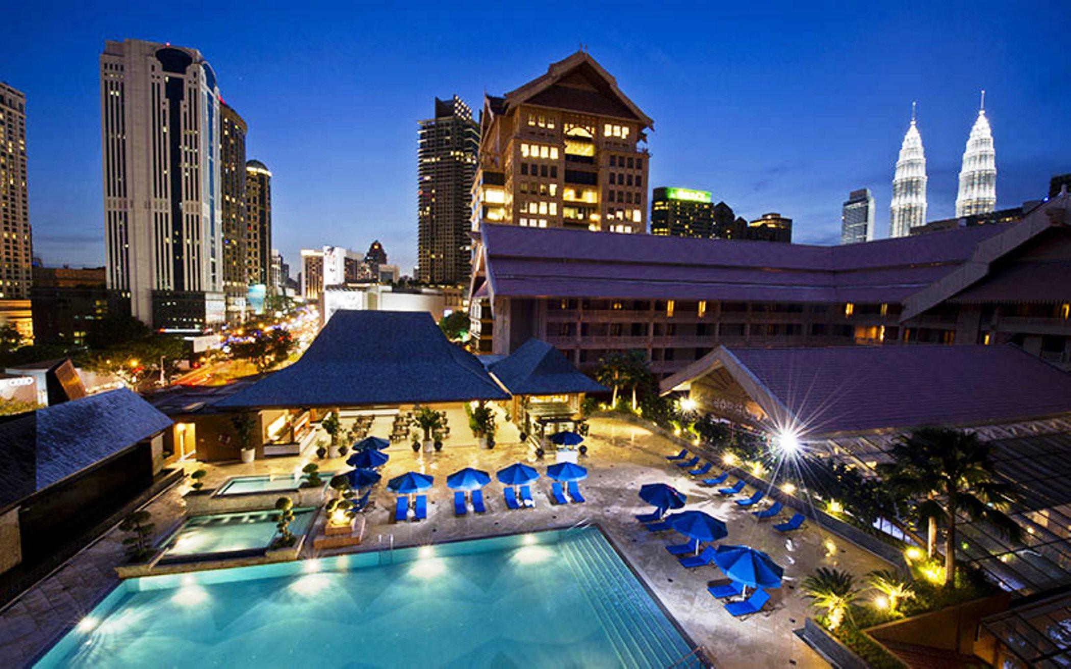 Hotel Royale Chulan Kuala Lumpur Exterior foto The hotel's pool