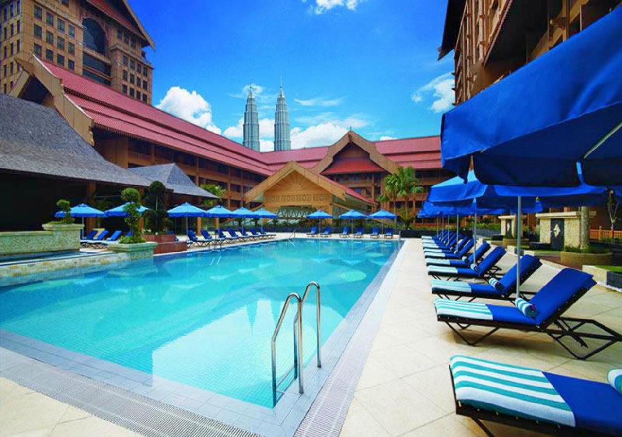 Hotel Royale Chulan Kuala Lumpur Exterior foto The swimming pool at Shangri-La Kuala Lumpur