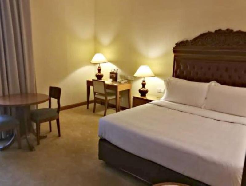 Hotel Royale Chulan Kuala Lumpur Exterior foto A room at the hotel