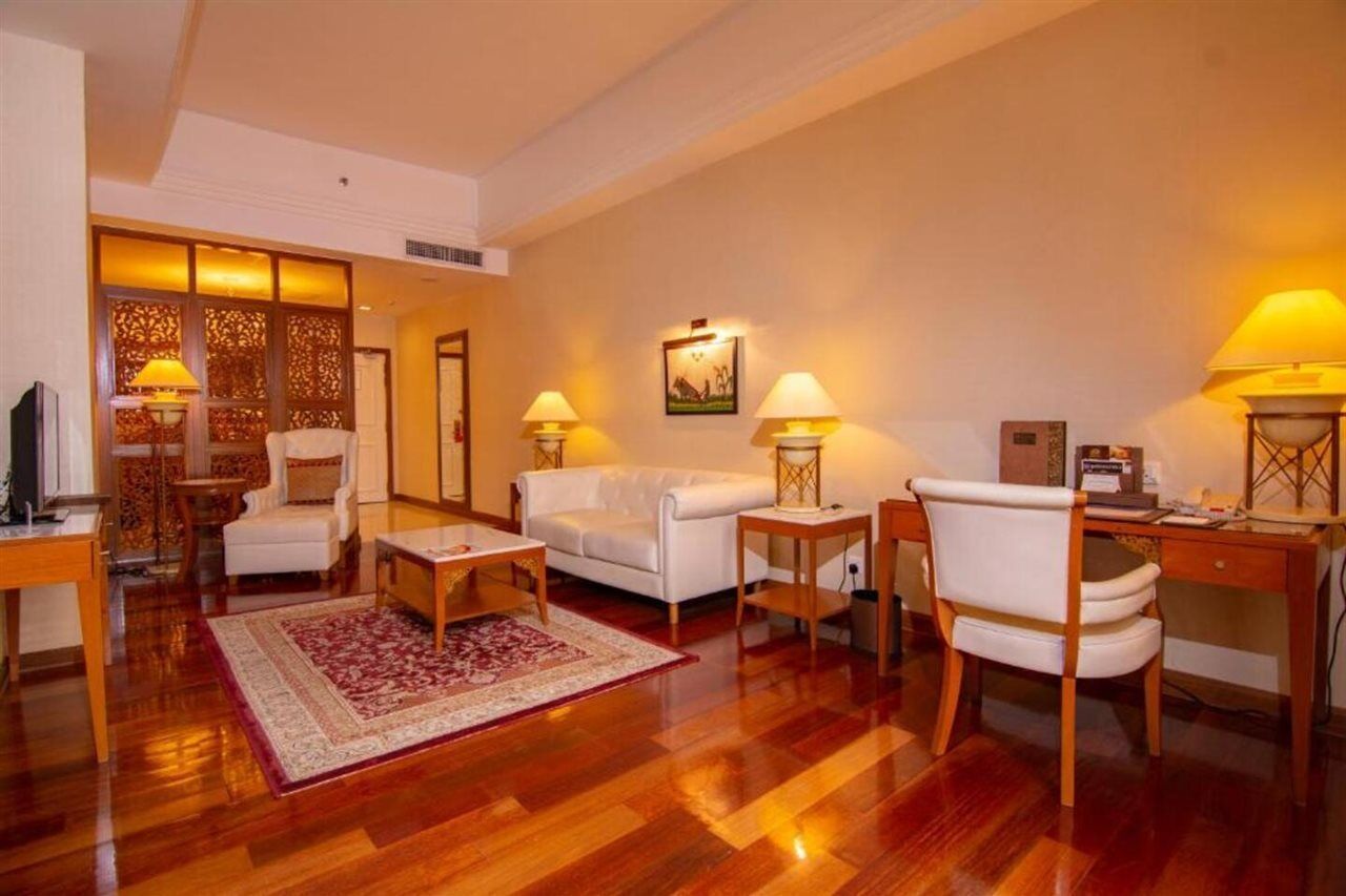 Hotel Royale Chulan Kuala Lumpur Exterior foto A suite at the Taj Bengal
